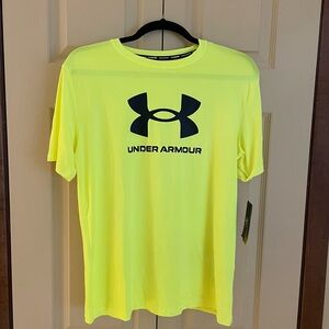 Under armor rash guard T shirt NWT